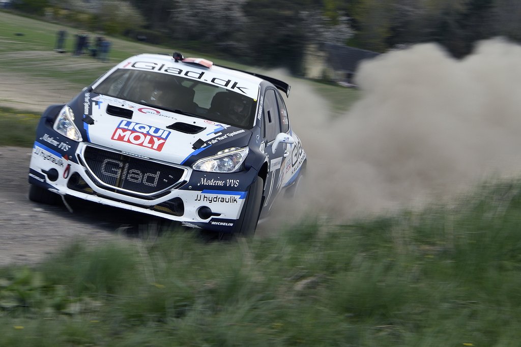 Det bliver første gang, at Kenneth Madsen og Mette Felthaus deltager i rallysprintet i Gammelrand i en firhjulstrukket bil
(Foto: Flemming Jensen)